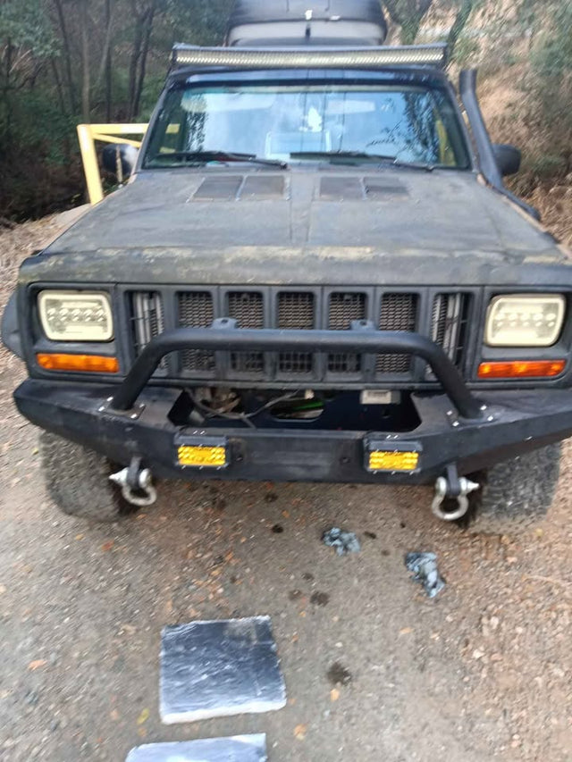 2000 Jeep Cherokee · Overland Sport Utility 4D — photo 3