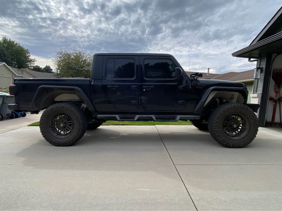 2020 Jeep Gladiator Truck - 33,500 miles - clean title in Boise, ID (photo 3) — photo 3
