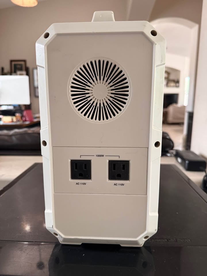 Bluetti EB150 Portable Power Station 1500Wh Solar Generator Battery Backup in Mesa, AZ (photo 3) — photo 3