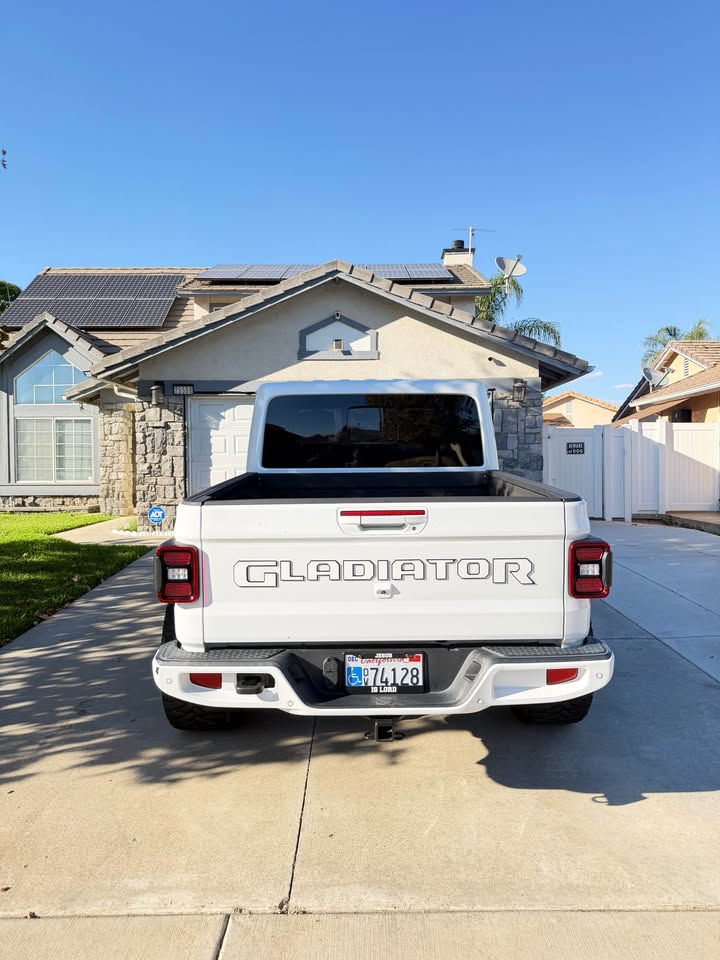 2022 Jeep Gladiator Overland 4x4 in Menifee, CA (photo 3) — photo 3