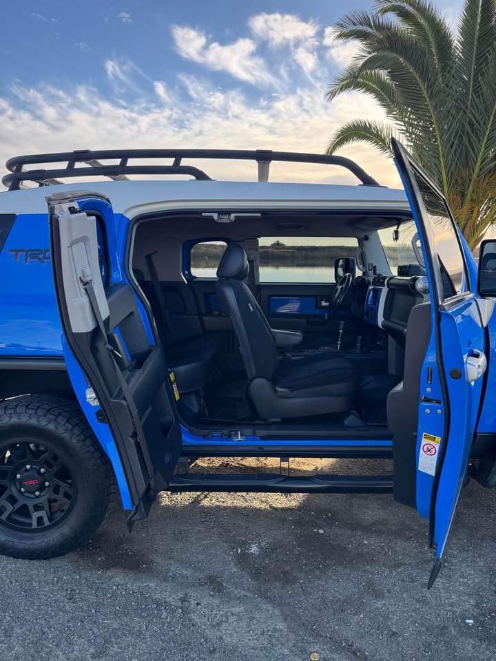 2007 Toyota FJ Cruiser · Sport Utility 2D in Fairfield, CA (photo 3) — photo 3