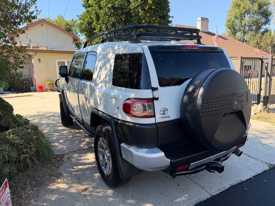 2014 Toyota FJ Cruiser · 4x4 5 speed Auto in Sun Valley, CA (photo 3) — photo 3