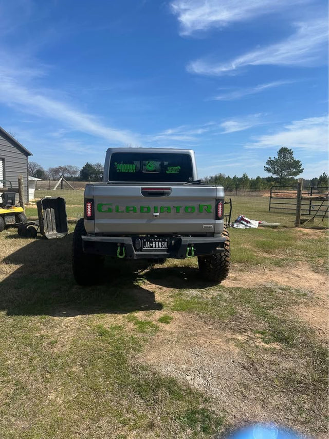 2021 Jeep Gladiator Overland — photo 3