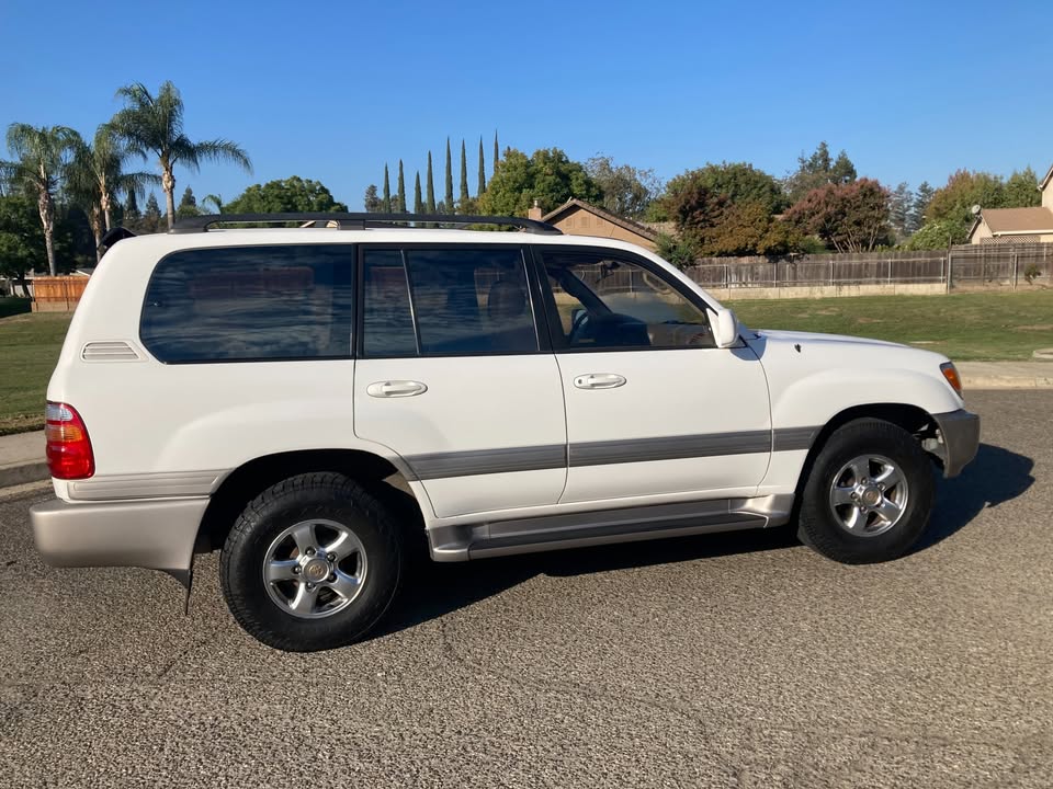 2000 Toyota Land Cruiser in Turlock, CA (photo 3) — photo 3