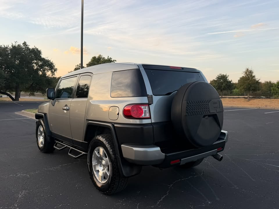 2010 Toyota FJ Cruiser - Backup Camera - Bluetooth - 1-Owner - Clean Title - 176K Miles in Cedar Park, TX (photo 3) — photo 3