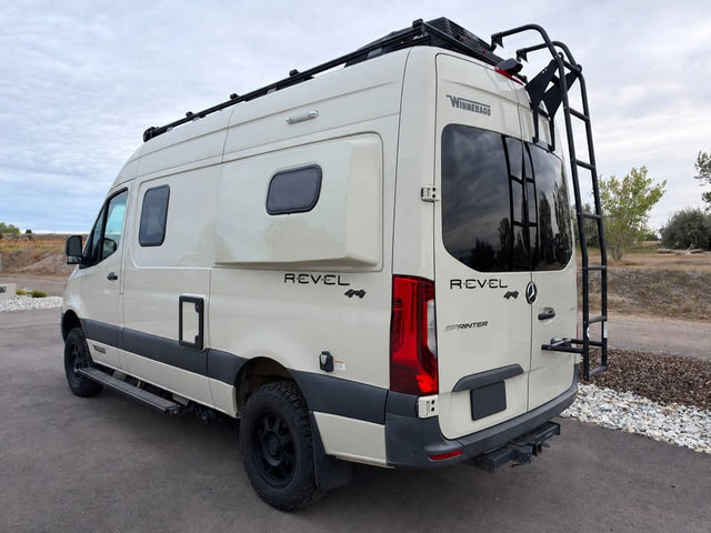 2022 Winnebago revel 44e — photo 3
