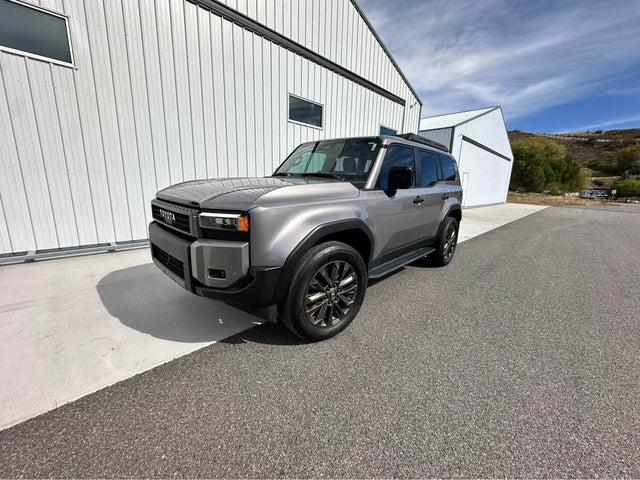 2025 Toyota Landcruiser · Sport Utility 4D — photo 3