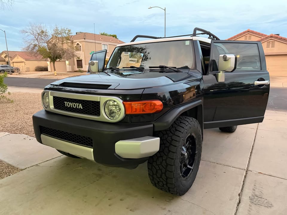 2008 Toyota FJ Cruiser · Sport Utility 2D in El Mirage, AZ (photo 3) — photo 3