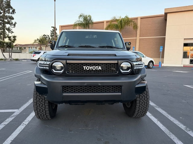 2012 Toyota FJ Cruiser 4WD — photo 3