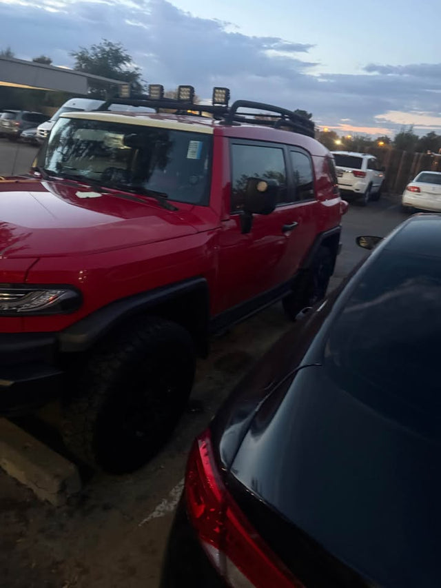 2012 Toyota FJ Cruiser — photo 3