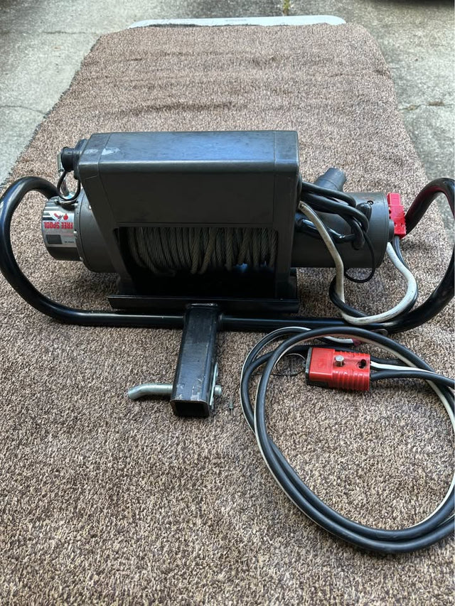 Warn Winch x8000i on Receiver Mount — photo 3