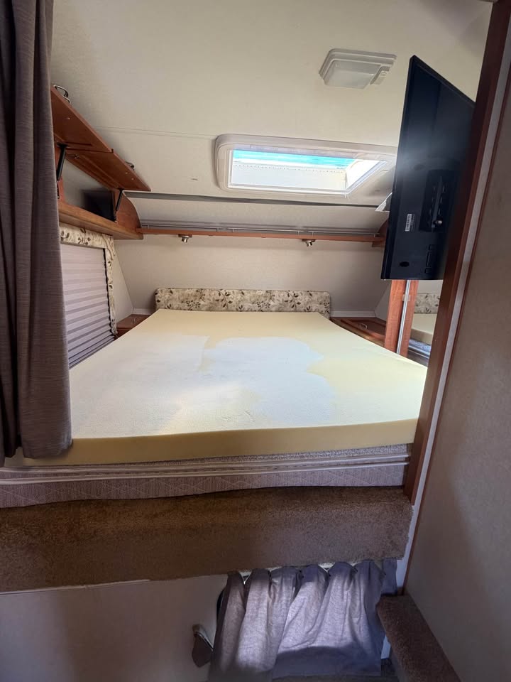2009 Lance 981 Truck Camper 10ft in Spokane, WA (photo 8) — photo 8