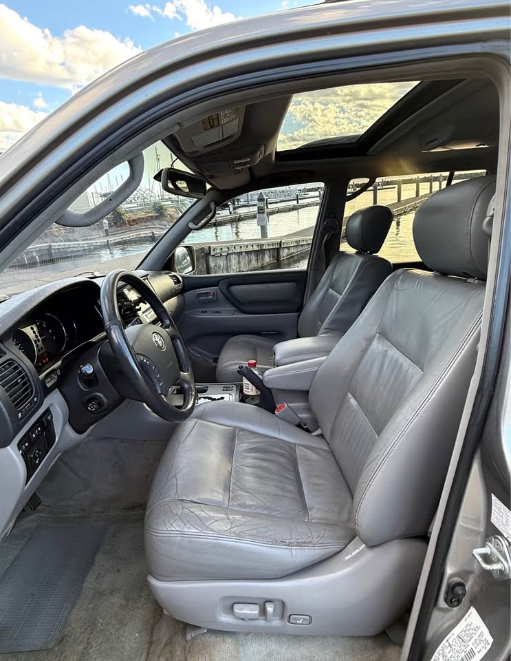 2003 Toyota Landcruiser in Seattle, WA (photo 4) — photo 4
