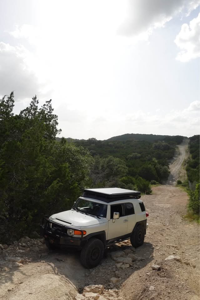 2014 Toyota FJ Cruiser · 4x4 in Austin, TX (photo 4) — photo 4