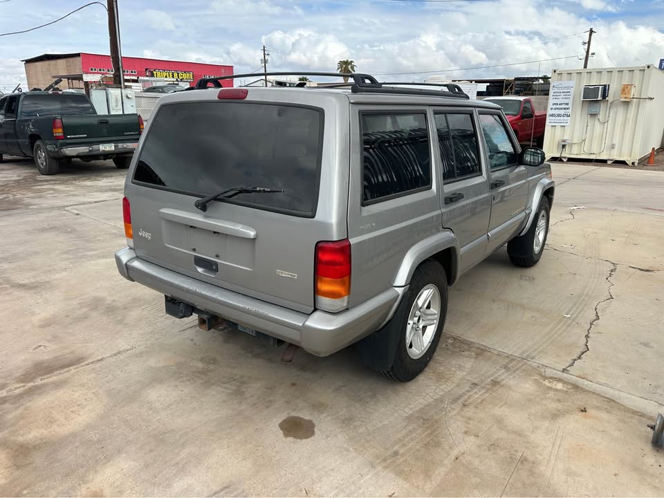 2000 Jeep Cherokee · Limited Sport Utility 4D in Phoenix, AZ (photo 4) — photo 4