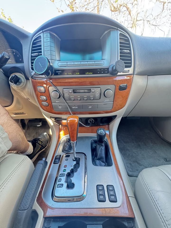 2006 Lexus lx470 in Los Angeles, CA (photo 4) — photo 4