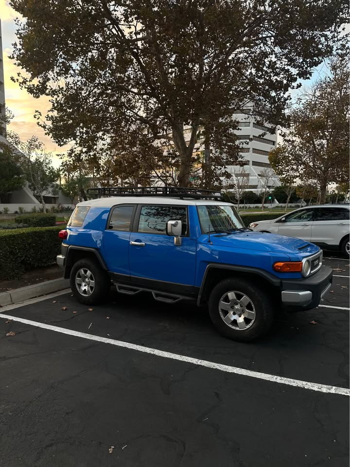 2007 Toyota FJ Cruiser · 4x4 in Irvine, CA (photo 4) — photo 4