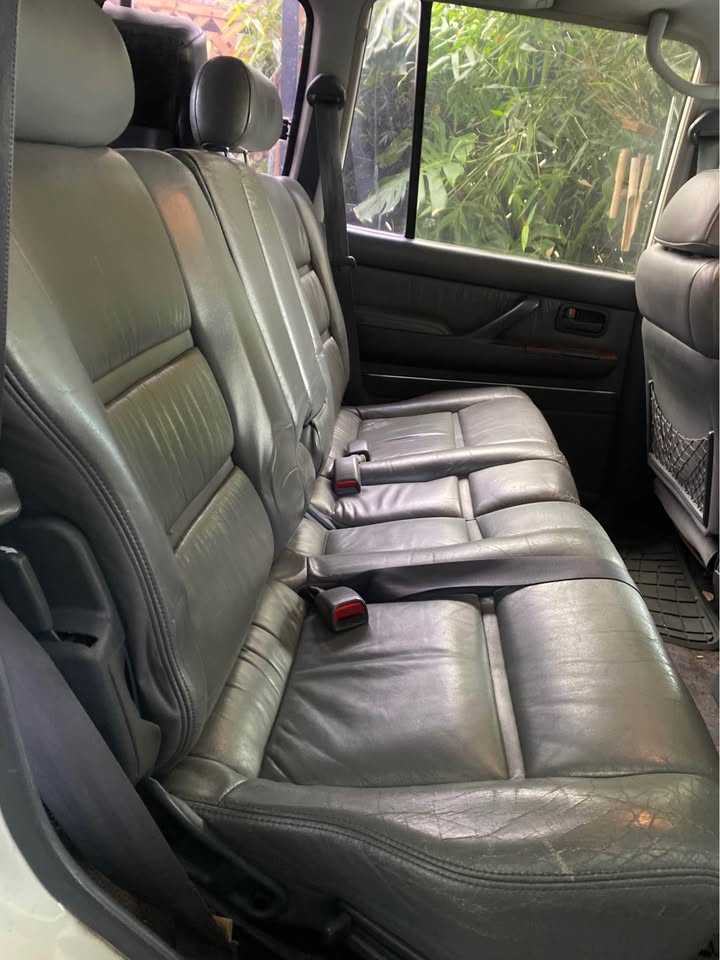 Toyota Land Cruiser 93 in Ventura, CA (photo 4) — photo 4