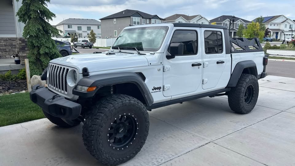 2021 Jeep Gladiator · Sport Pickup 4D 5 ft in Vineyard, UT (photo 4) — photo 4