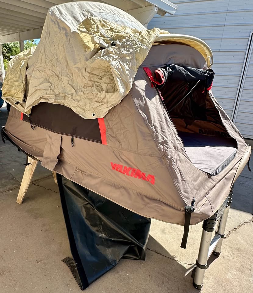 Yakima SkyRise Medium Rooftop Tent – 3 Person in Boulder City, NV (photo 4) — photo 4