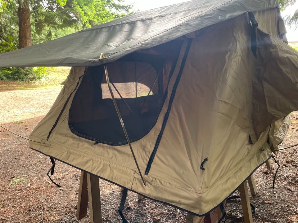 Smittybilt Rooftop Tent in Gresham, OR (photo 4) — photo 4