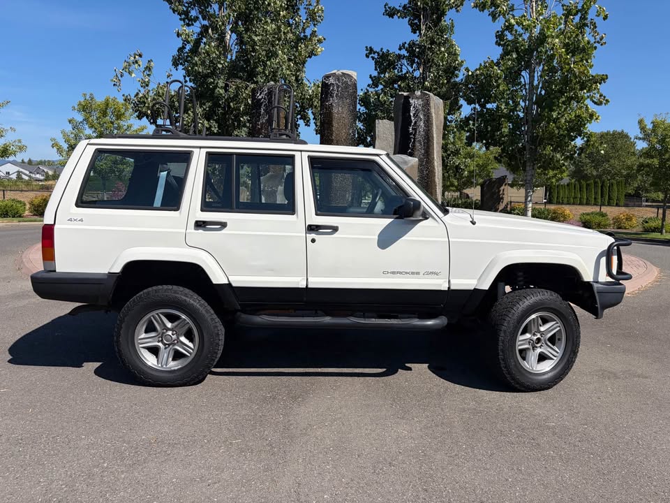 1999 Jeep Cherokee · Classic Sport Utility 4D in Enumclaw, WA (photo 4) — photo 4