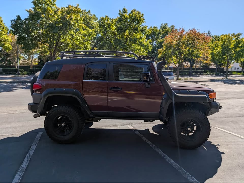 2010 Toyota FJ Cruiser in Antelope, CA (photo 4) — photo 4