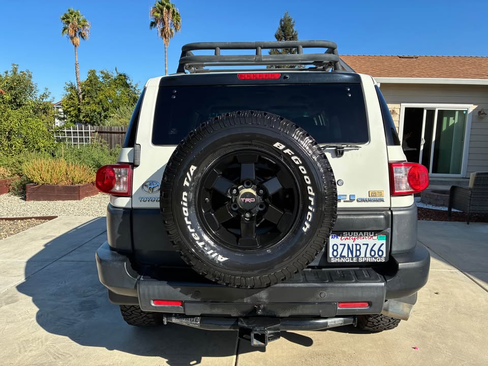 2008 Toyota FJ Cruiser · Sport Utility 2D in Sacramento, CA (photo 4) — photo 4