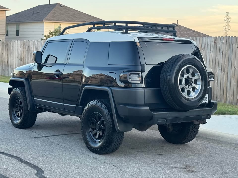2011 Toyota FJ Cruiser in San Antonio, TX (photo 4) — photo 4
