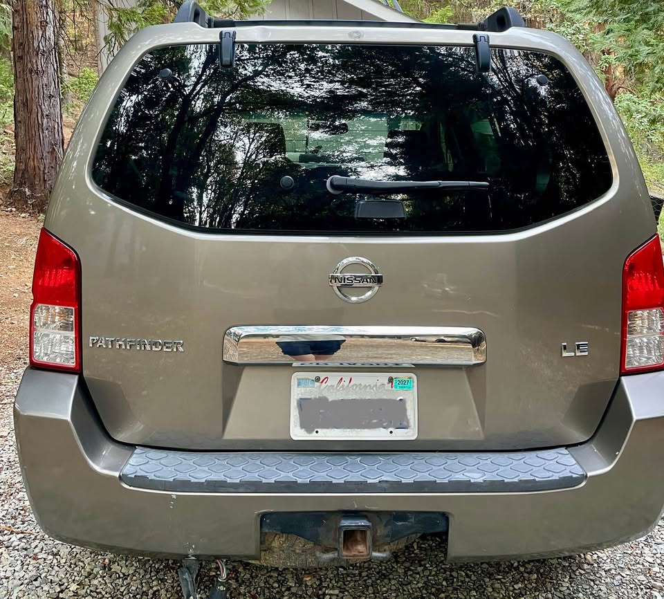 2005 Nissan Pathfinder · LE 4x4 runs strong in Nevada City, CA (photo 4) — photo 4