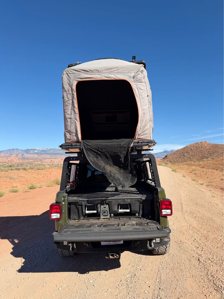 Roofnest falcon in Moab, UT (photo 4) — photo 4