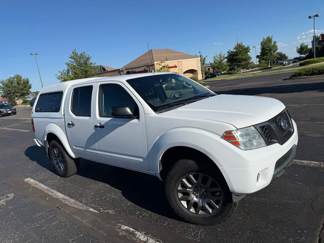 2012 Nissan Frontier Crew Cab · SV (2017.5) Pickup 4D 5 ft — photo 3