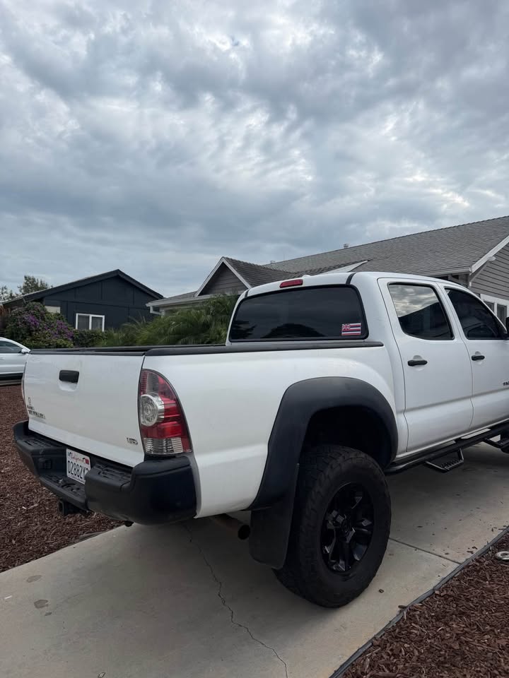 2010 Toyota Tacoma Double Cab · 4WD 4D in San Diego, CA (photo 5) — photo 5