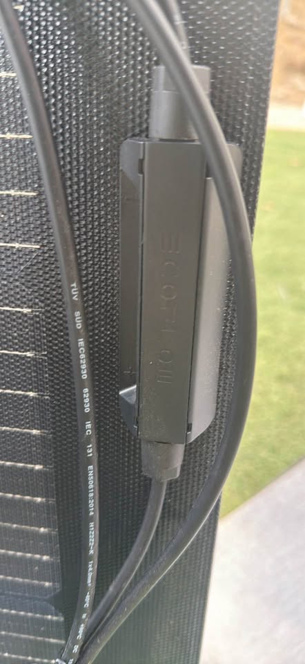 EcoFlow 400W Portable Solar Panel – Excellent Condition – Includes Case in San Marcos, CA (photo 9)