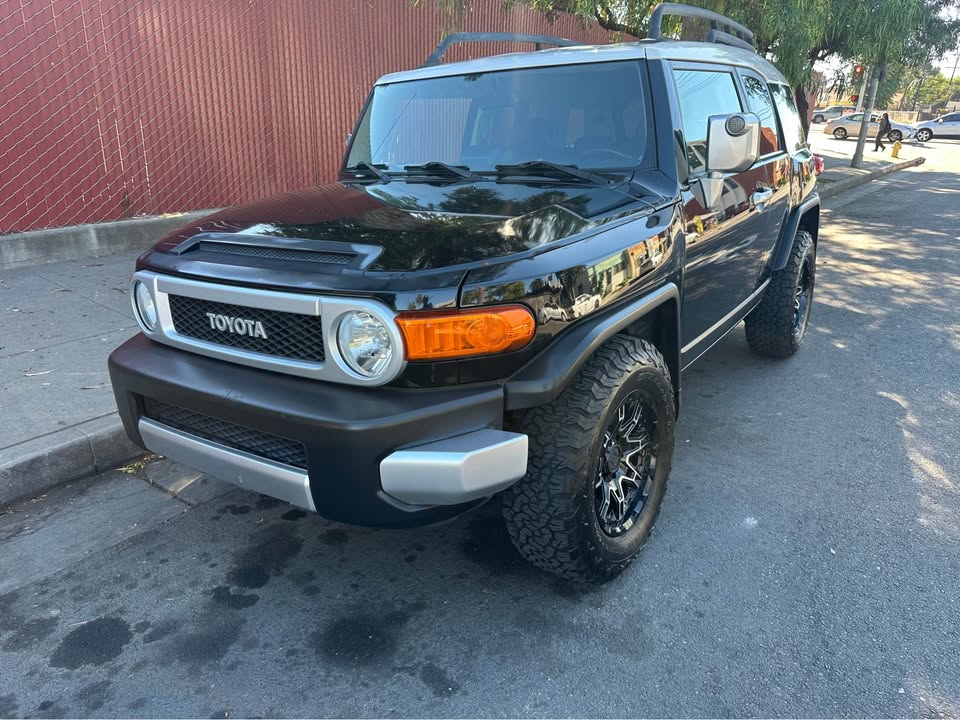 2007 Toyota FJ Cruiser · Sport Utility 2D in Los Angeles, CA (photo 5) — photo 5