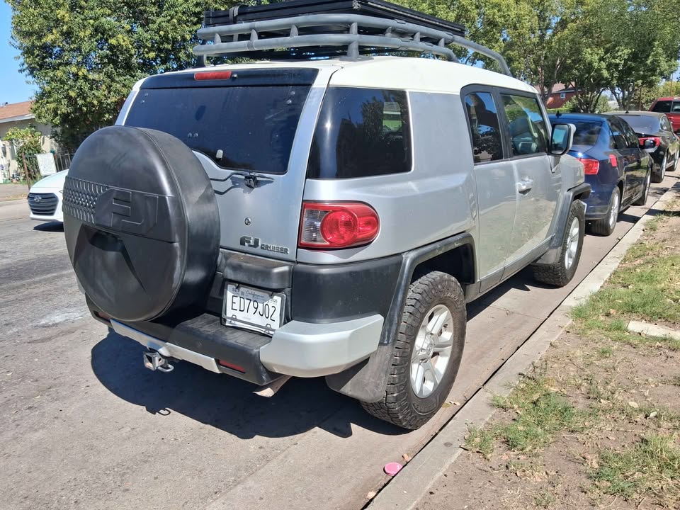 2007 Toyota FJ Cruiser · Sport Utility 2D in Downey, CA (photo 5) — photo 5