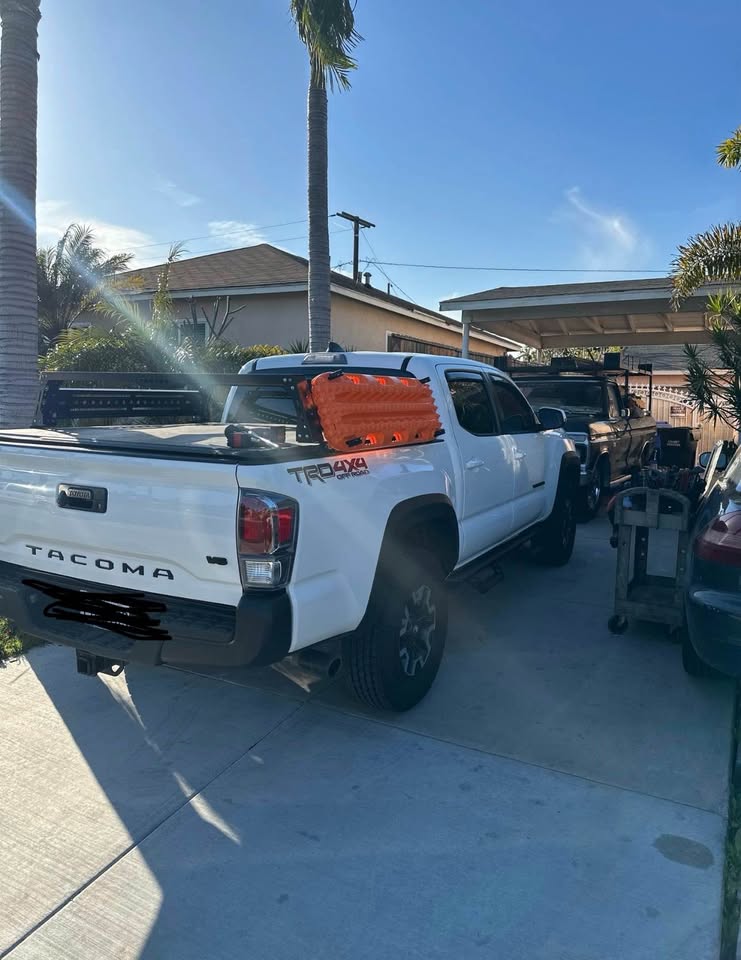 Thule Tepui Rooftop Tent and bed rack in Downey, CA (photo 5) — photo 5
