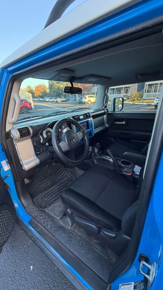 2007 Toyota FJ Cruiser · Sport Utility 2D in Denver, CO (photo 5) — photo 5