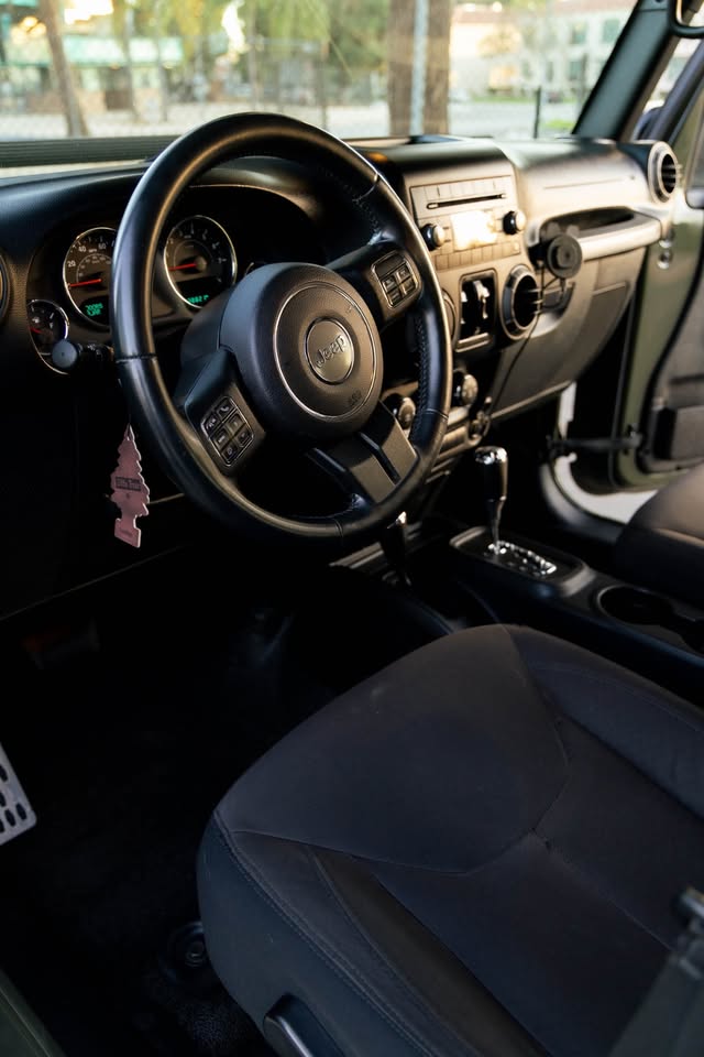2015 Jeep Wrangler Unlimited Sport 4 Door in Long Beach, CA (photo 5) — photo 5