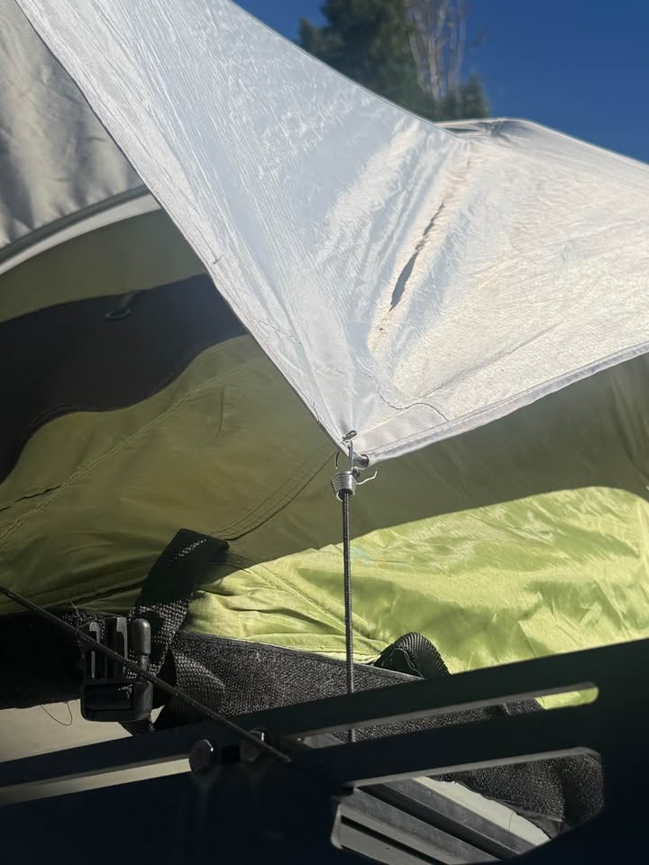 Yakima skyrise medium rooftop tent in Camano Island, WA (photo 5) — photo 5