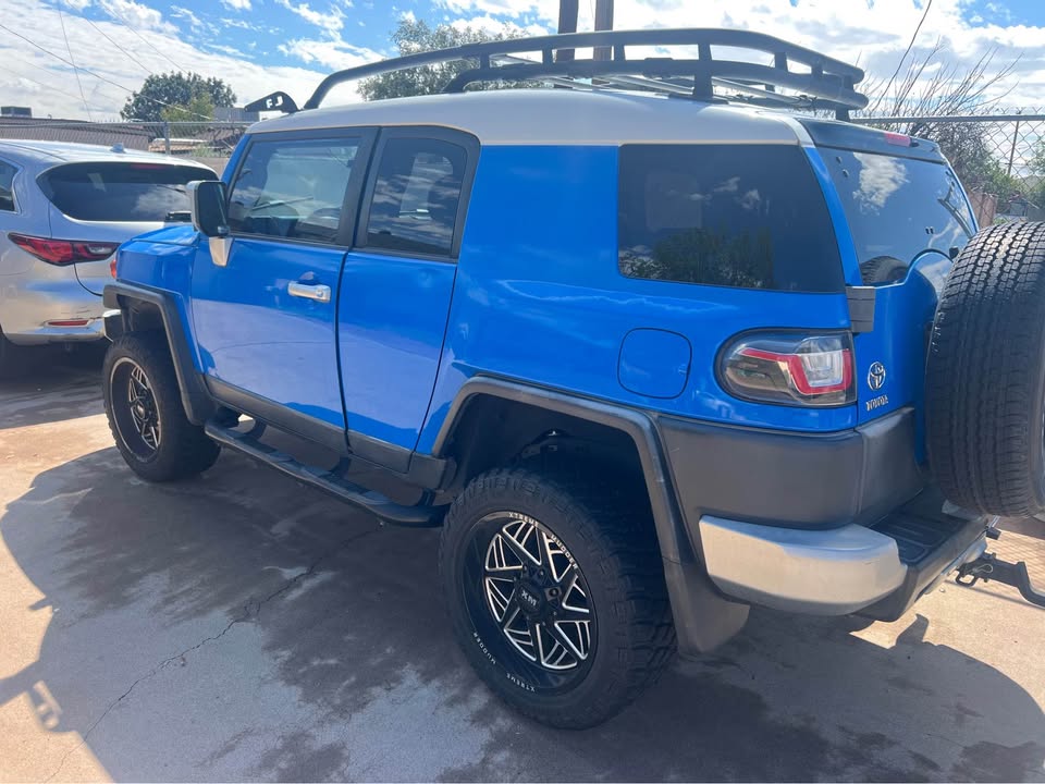 2007 Toyota FJ Cruiser · Sport Utility 2D in Surprise, AZ (photo 5) — photo 5