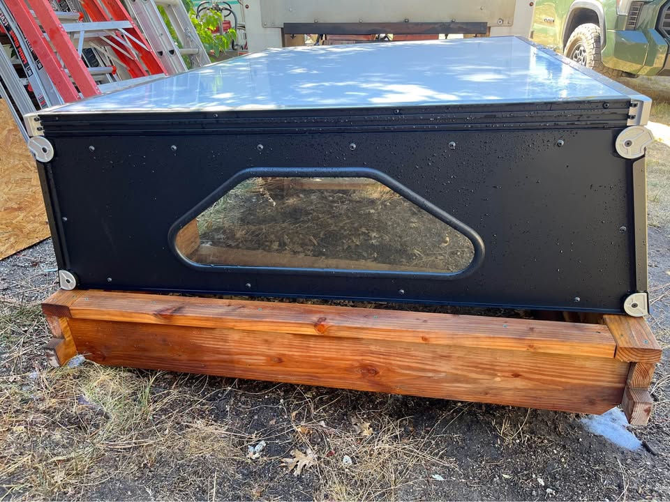 Camper Shell GFC Topper Toyota Tacoma 6ft Long Bed 2nd Gen Go Fast Camper Brand in Idyllwild-Pine Cove, CA (photo 5) — photo 5