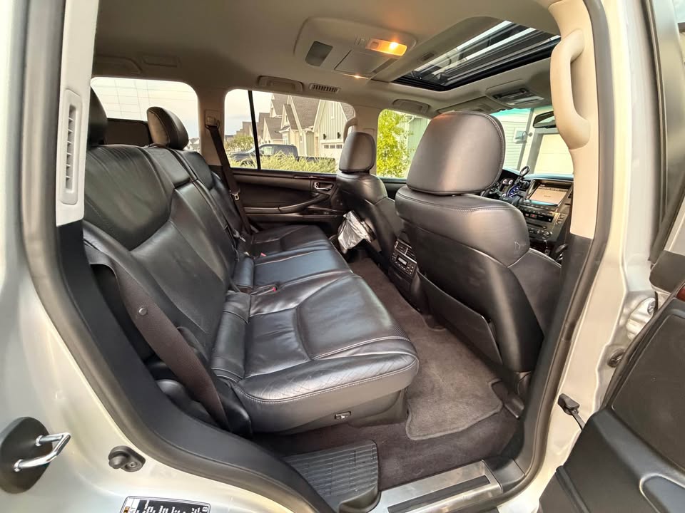 2011 Lexus LX · LX 570 Sport Utility 4D in Dripping Springs, TX (photo 5) — photo 5