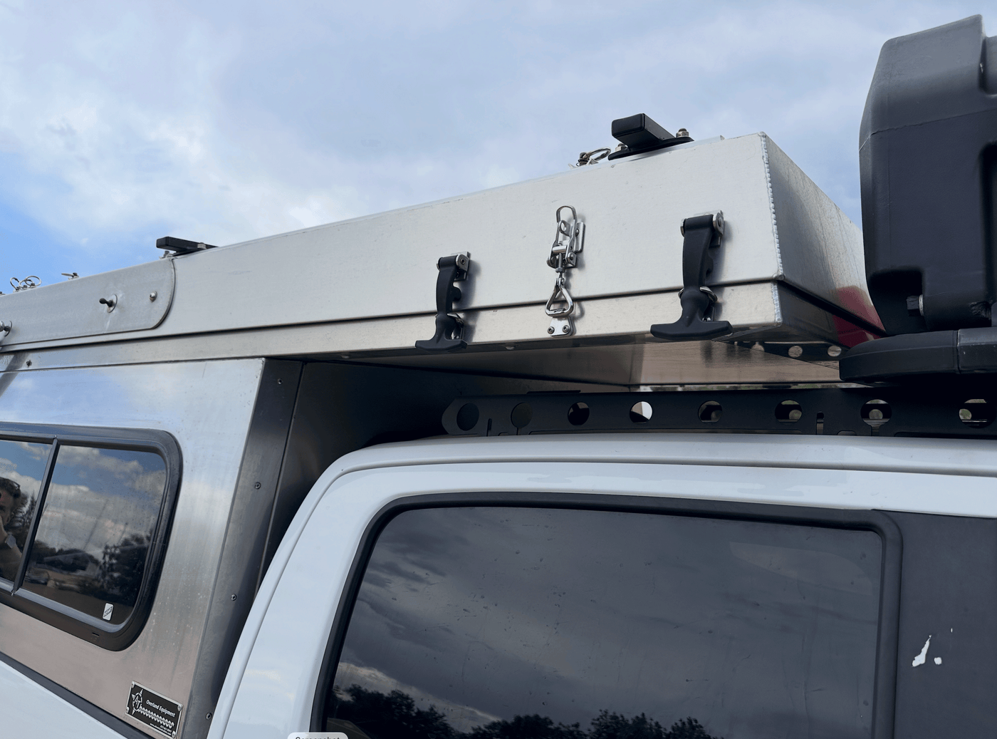 2020 AT Overland Habitat Camper — Passenger side latches — photo 14