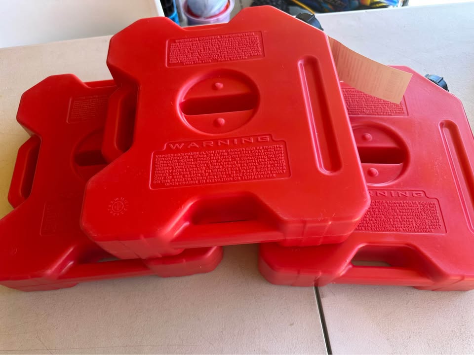 Rotopax 1.75 Gallon Fuel Pack-Jerry Can For Jeep-ATV-UTV- Polaris RZR new $99 MSRP in Bakersfield, CA (photo 2) — photo 2