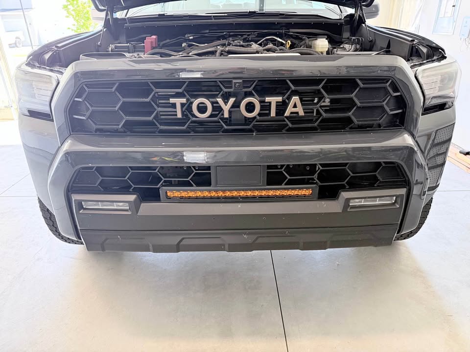 Heretic Studio 20” Amber LED lightbar with Rave Off-road bracket for 2025+ 4Runner in Meridian, ID (photo 1) — photo 1