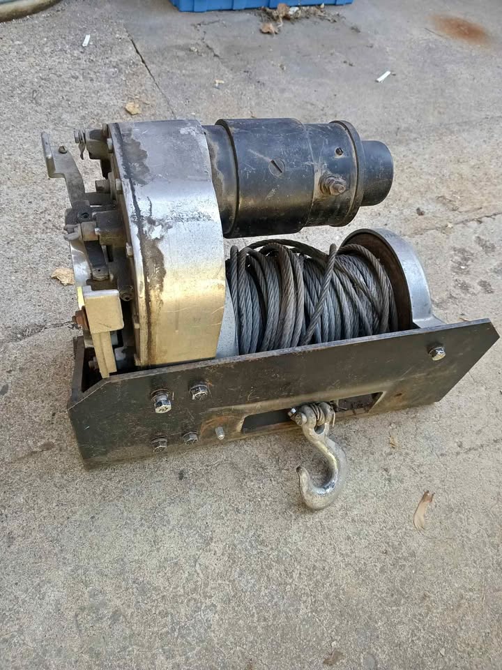Bellview winch, predecessor to Warn 8274 winch in Sandy, UT (photo 1) — photo 1