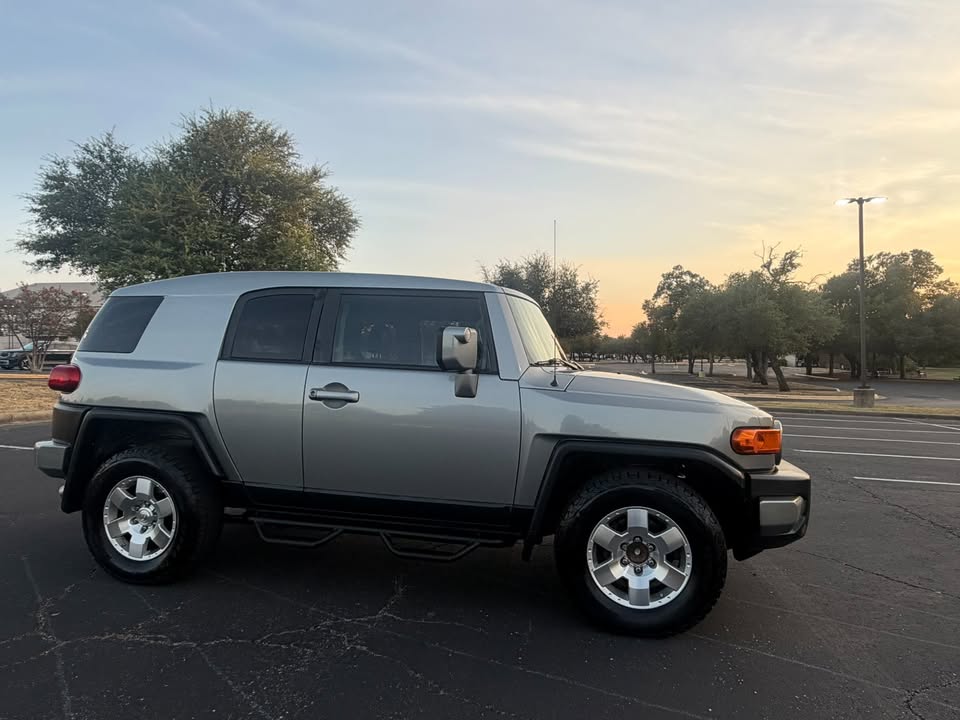 2010 Toyota FJ Cruiser - Backup Camera - Bluetooth - 1-Owner - Clean Title - 176K Miles in Cedar Park, TX (photo 6) — photo 6