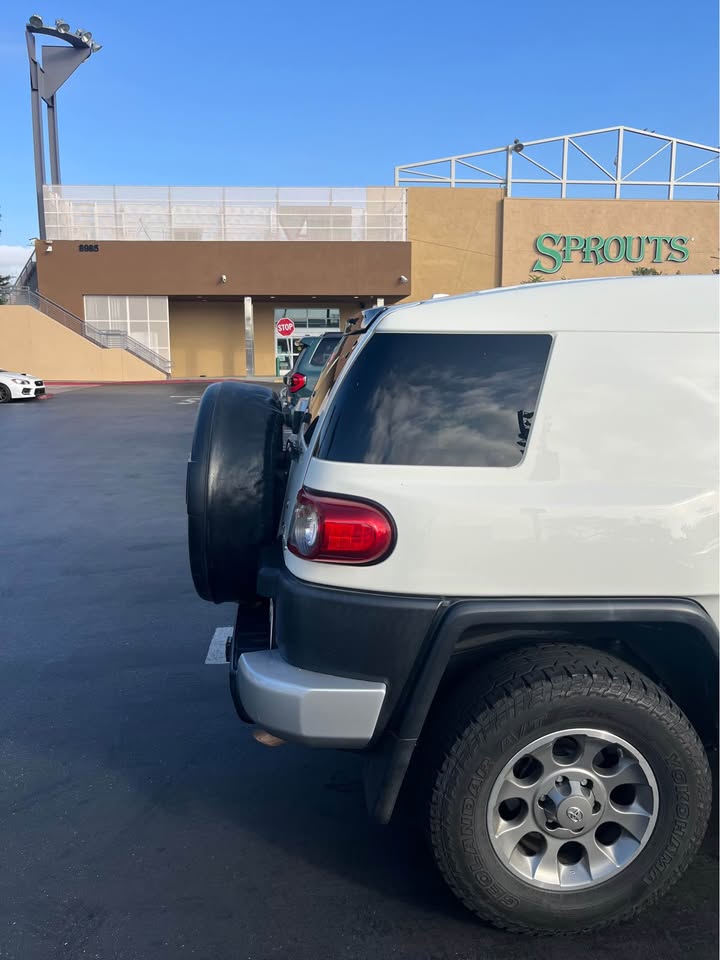 2013 Toyota FJ Cruiser · Sport Utility 2D in Malibu, CA (photo 6) — photo 6