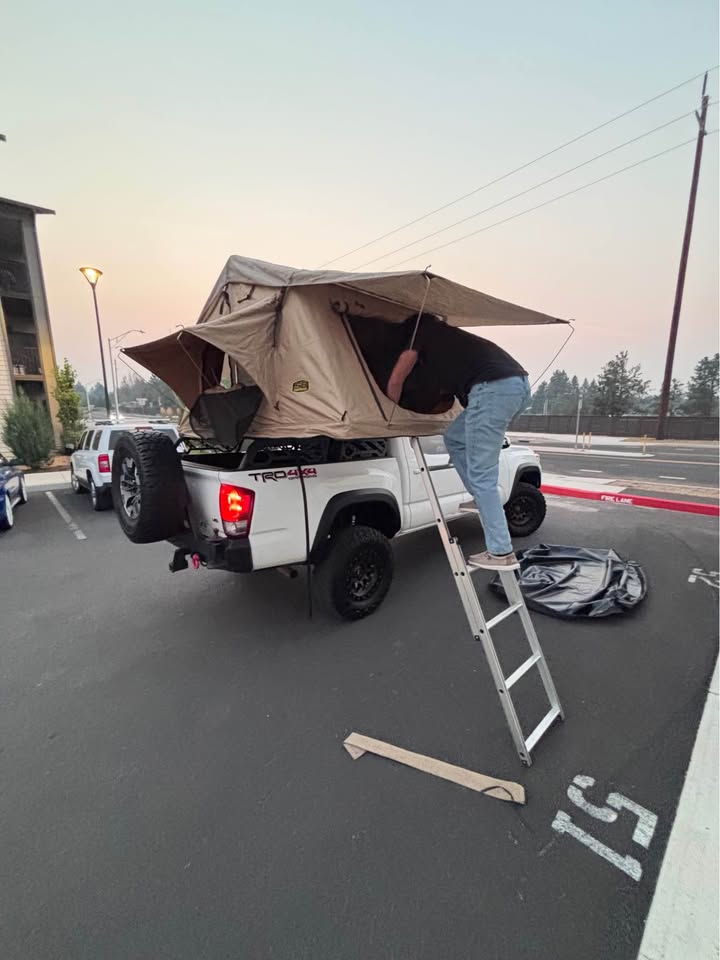 Smittybilt Overlander Gen 1 Standard Roof Top Tent in Salem, OR (photo 6) — photo 6